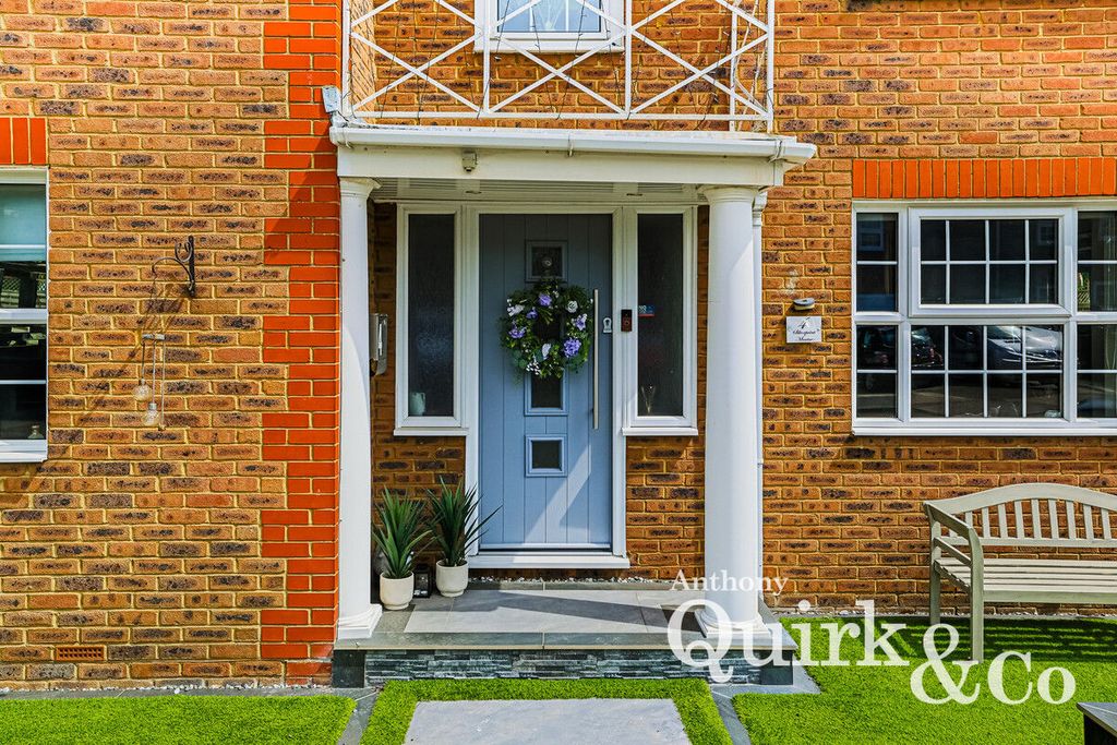 Additional image 2 of 4 bed detached house for saleSilver Point Marine, Canvey Island SS8