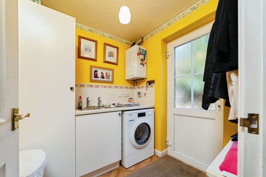 Additional image 7 of 4 bed detached house for salePlumpton Close, Chippenham SN14