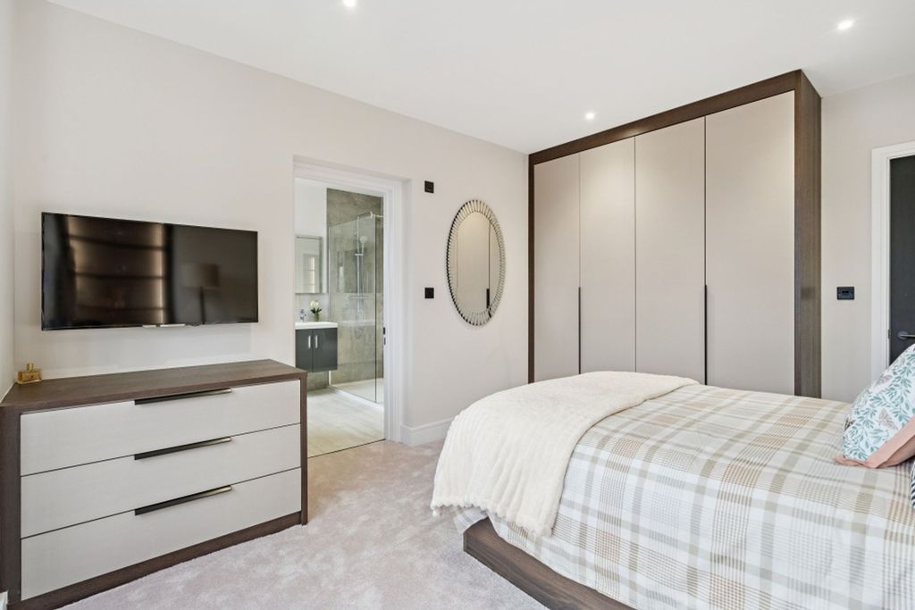 Additional image 27 of 5 bed detached house for saleAldenham Road, Bushey WD23