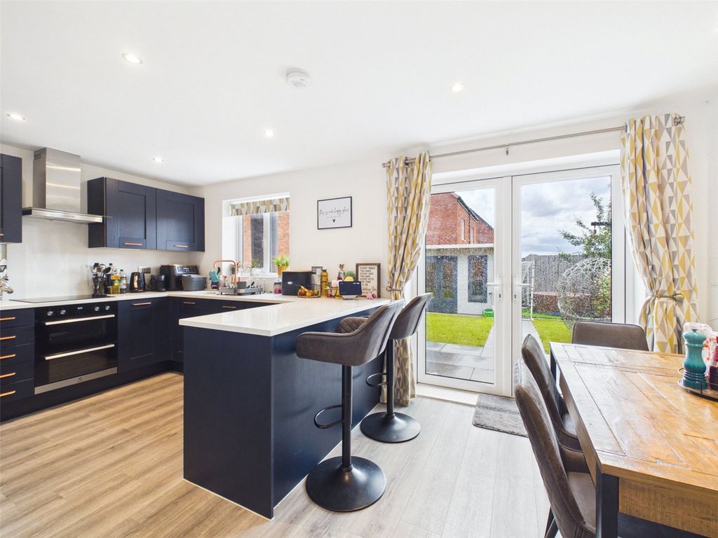 Additional image 4 of 4 bed detached house for saleEmperor Way, Chinnor, Oxfordshire OX39