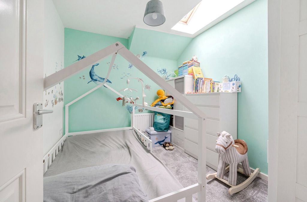 Additional image 8 of 2 bed flat for saleCunetio Gardens, White Horse Road, Marlborough SN8