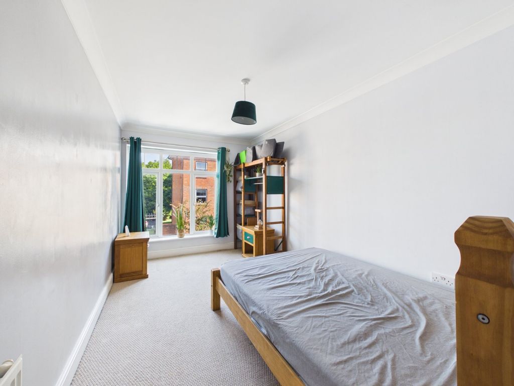 Additional image 8 of 2 bed flat for saleHawkes Court, Chesham, Buckinghamshire HP5