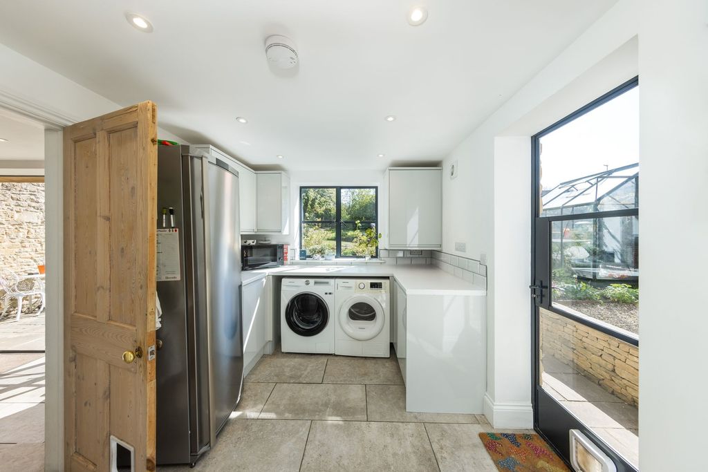 Additional image 10 of 6 bed detached house for saleAlbion Street, Chipping Norton OX7
