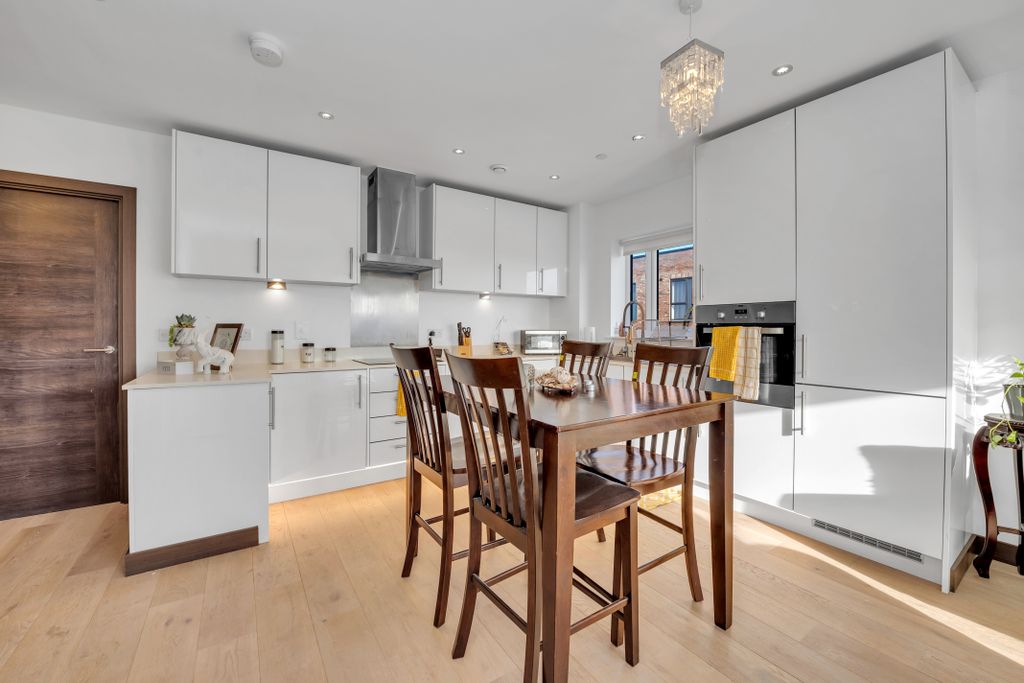 Additional image 2 of 2 bed flat for saleStation Hill, Bury St Edmunds IP32