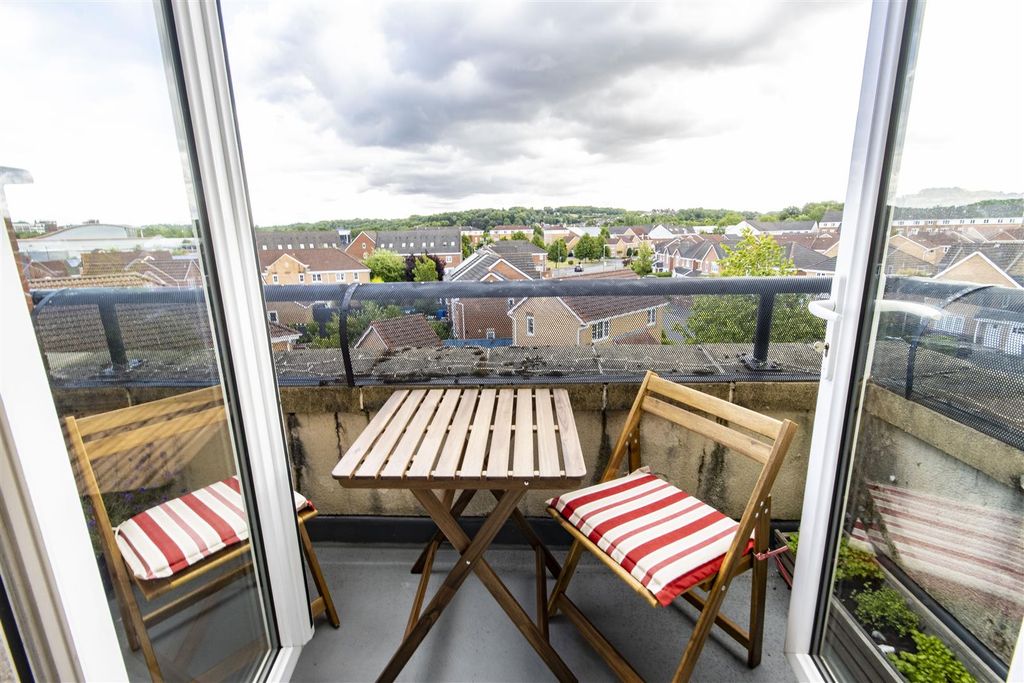 Additional image 9 of 2 bed flat for saleAston House, Horse Chestnut Close, Chesterfield S40