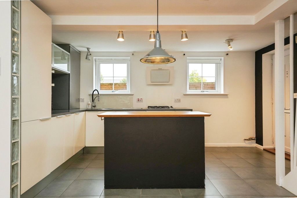 Additional image 5 of 2 bed flat for saleLower Leys, Evesham, Worcestershire WR11