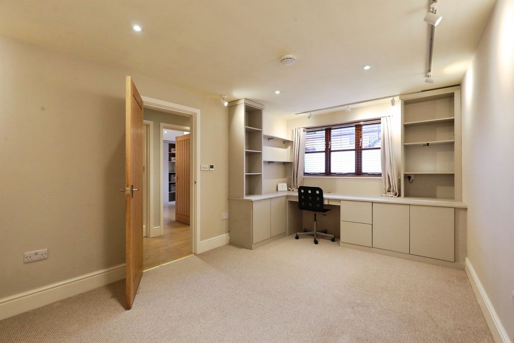 Additional image 5 of 2 bed flat for saleChurch Street, Shipston-On-Stour CV36