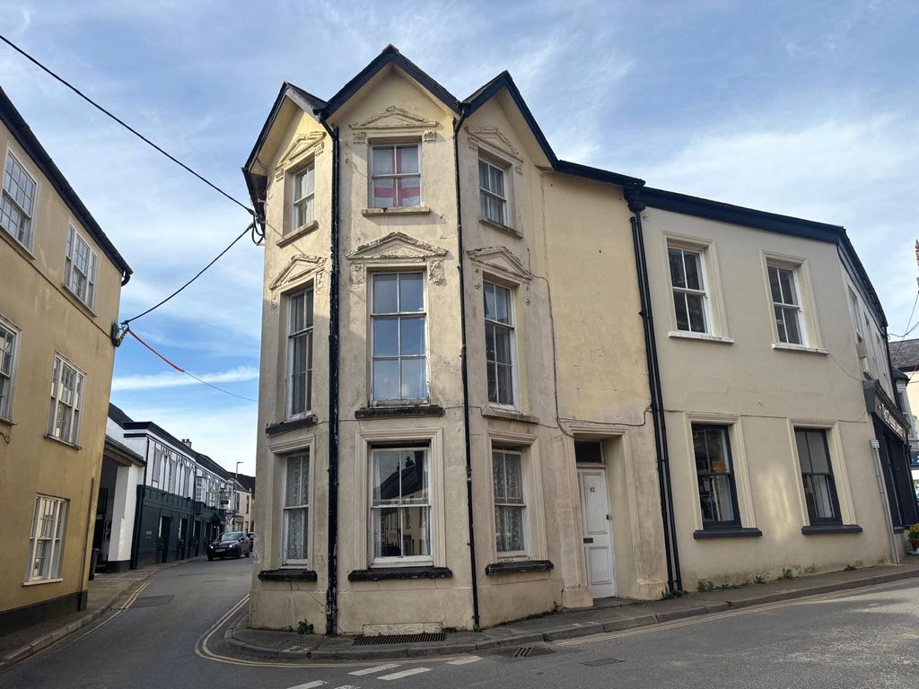 Additional image 2 of 2 bed flat for saleSouth Street, South Molton, Devon EX36