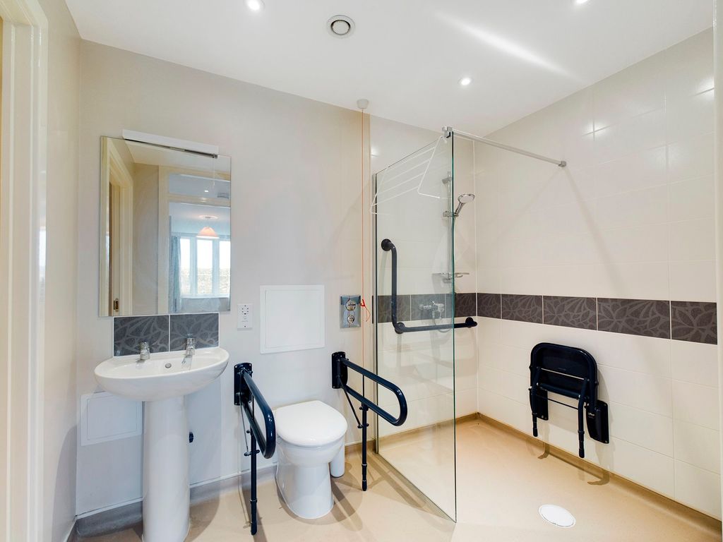 Additional image 7 of 2 bed flat for saleFlat, The Paddocks, Shipton Road, Milton-Under-Wychwood, Chipping Norton OX7