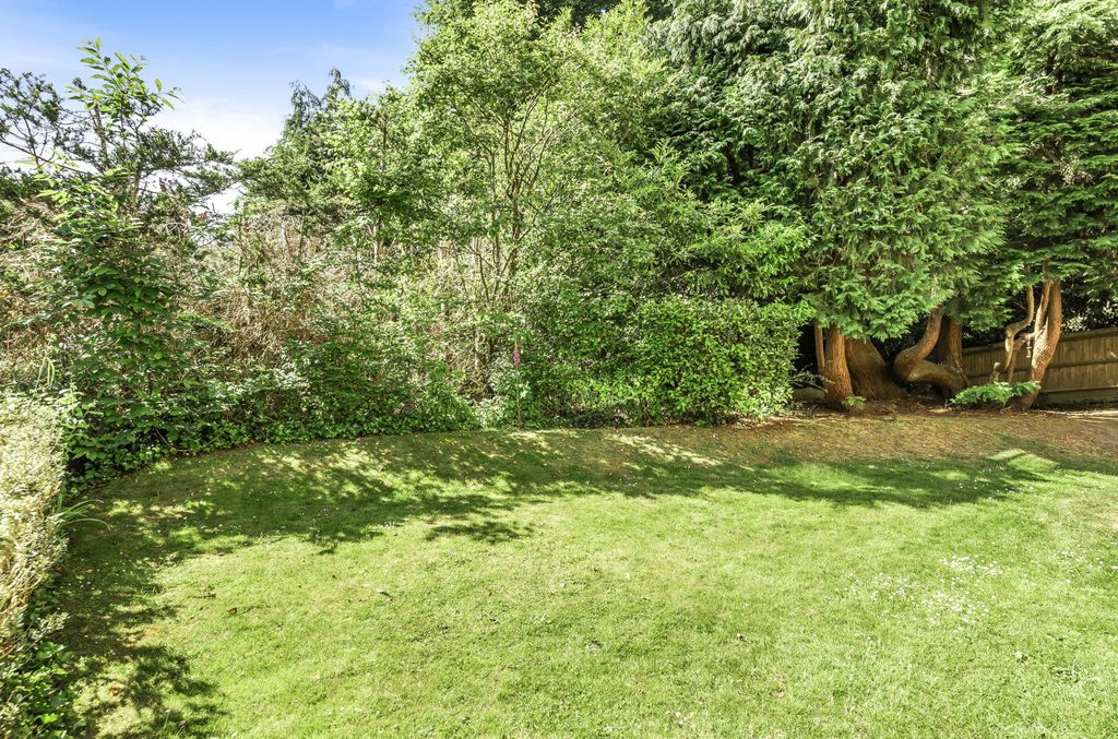 Additional image 7 of 2 bed flat for saleLondon Road, Camberley, Surrey GU15