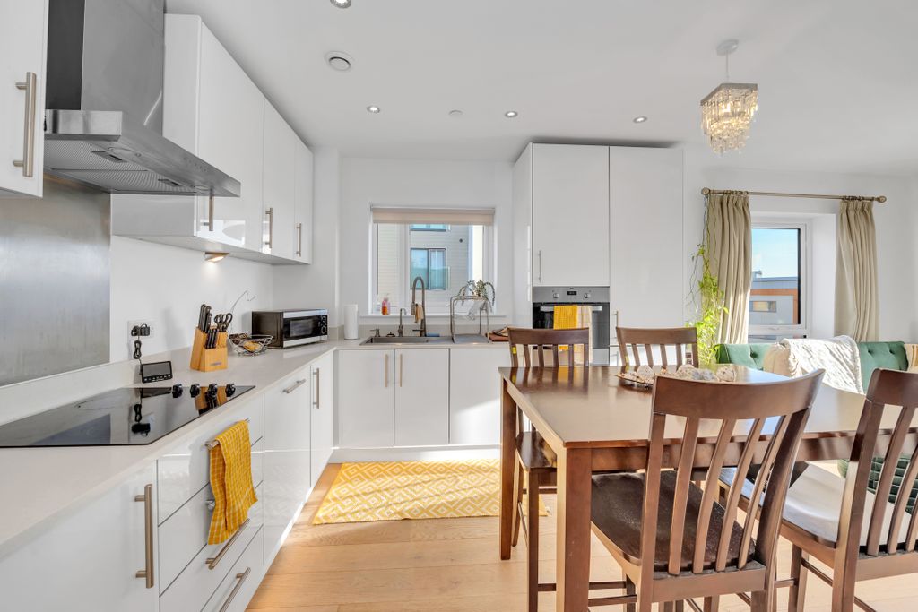Additional image 6 of 2 bed flat for saleStation Hill, Bury St Edmunds IP32