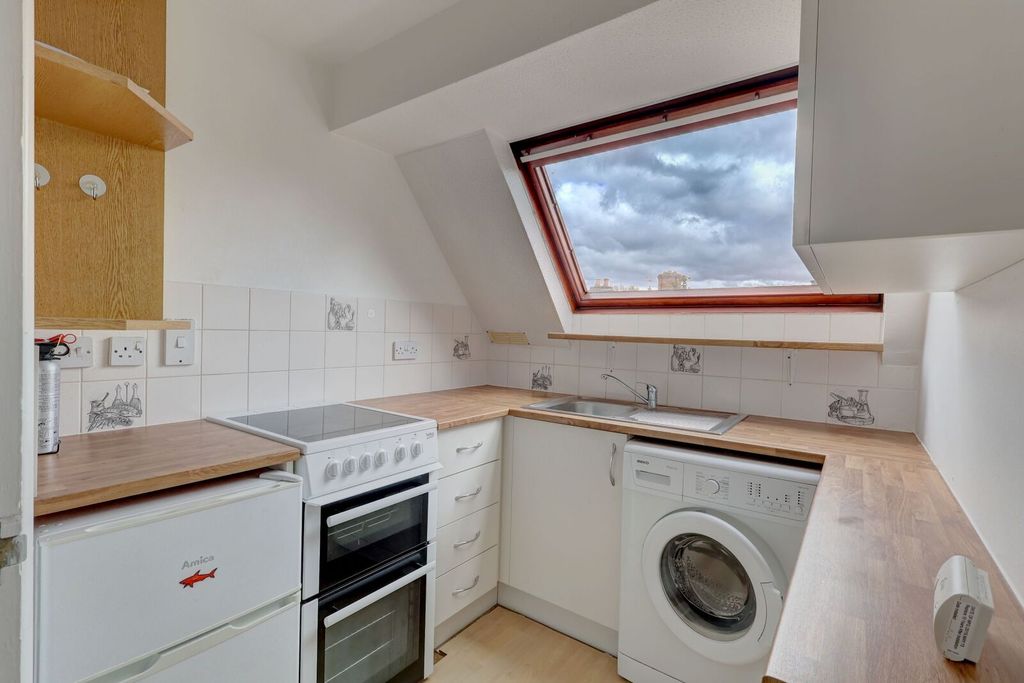 Additional image 3 of 1 bed flat for saleMalthouse Square, Princes Risborough, Buckinghamshire HP27