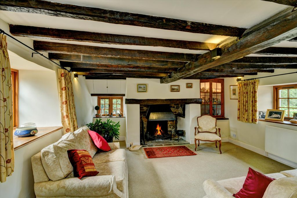 4 bed detached house for saleChulmleigh, Devon EX18 photo 3