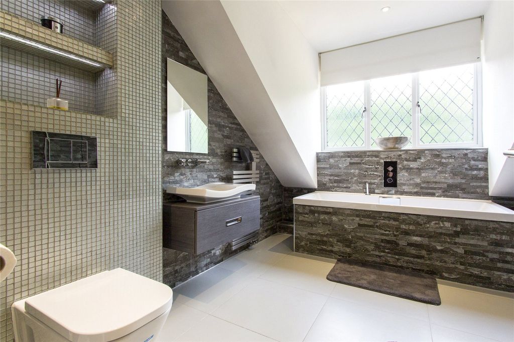 Additional image 10 of 6 bed detached house for saleCaldecote Gardens, Bushey, Hertfordshire WD23