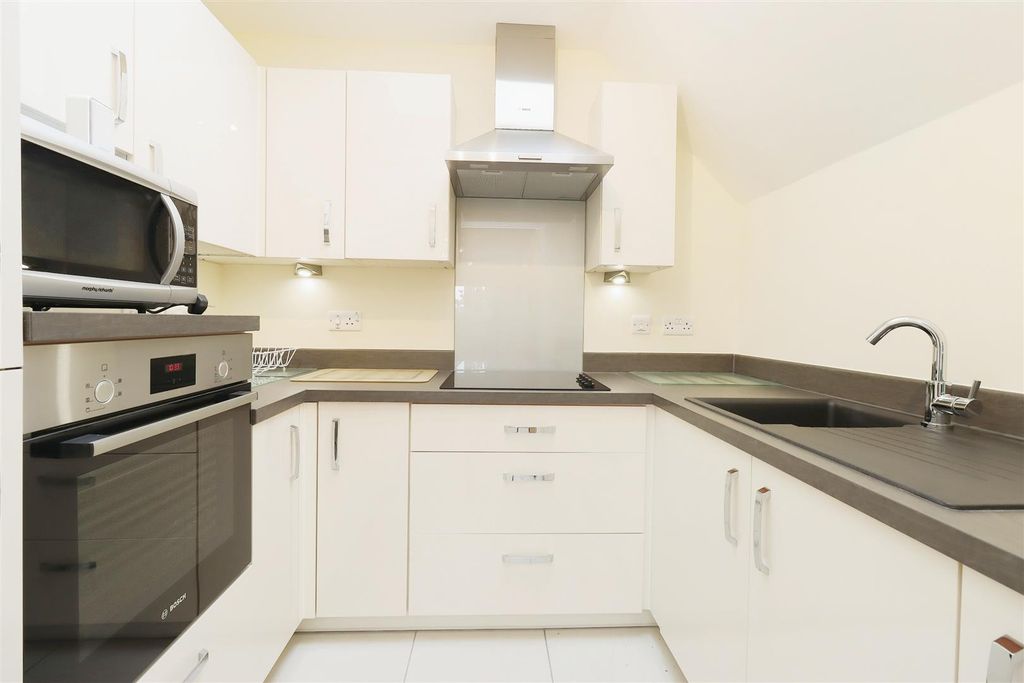 Additional image 5 of 1 bed flat for saleSummerfield Place, 117 Wenlock Road, Shrewsbury SY2