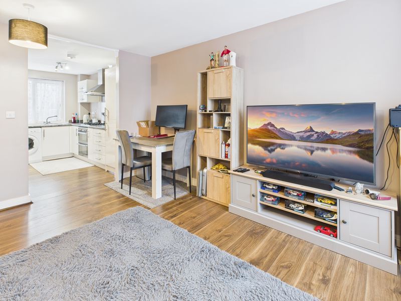 2 bed flat for saleKerrier Way, Camborne - Ideal First Home TR14