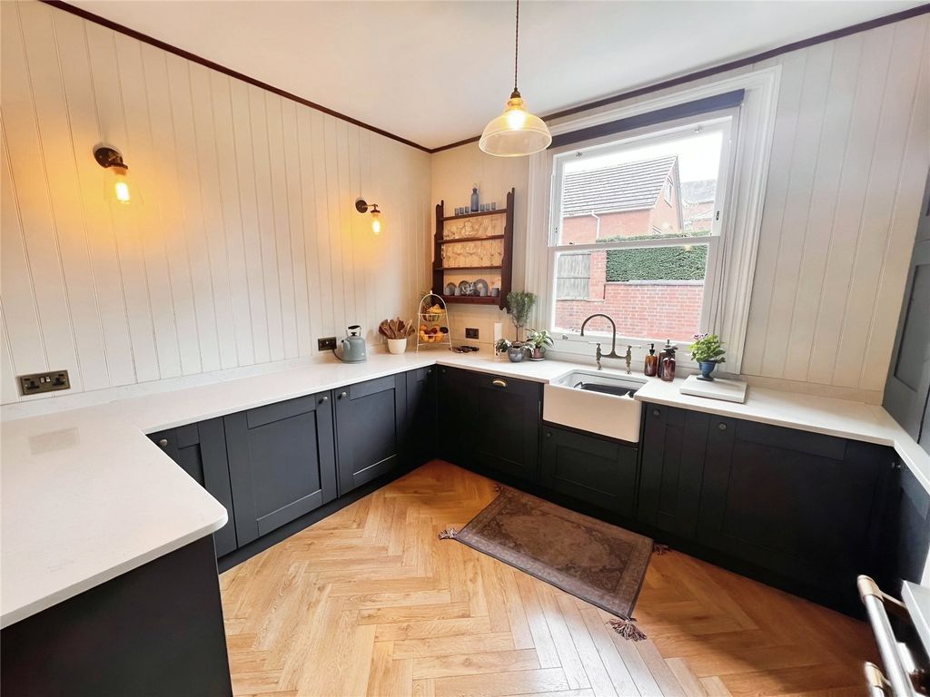 Additional image 8 of 7 bed semi-detached house for saleAlexandra Road, Burton-On-Trent, Staffordshire DE15