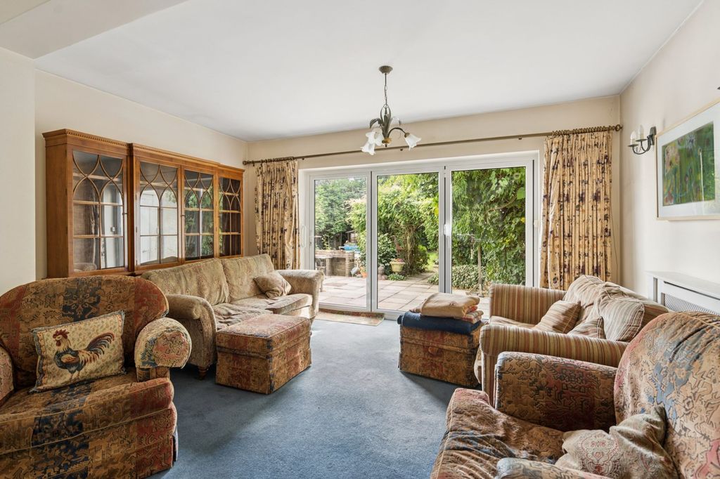 Additional image 4 of 5 bed detached house for saleFinch Lane, Bushey WD23