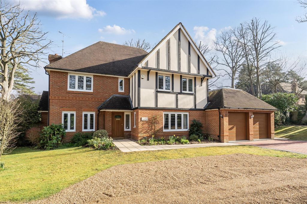 Additional image 4 of 5 bed detached house for saleGolf Drive, Camberley GU15