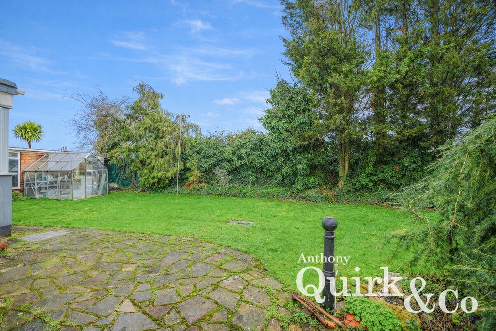 Additional image 23 of 5 bed detached house for saleSt. Agnes Drive, Canvey Island SS8