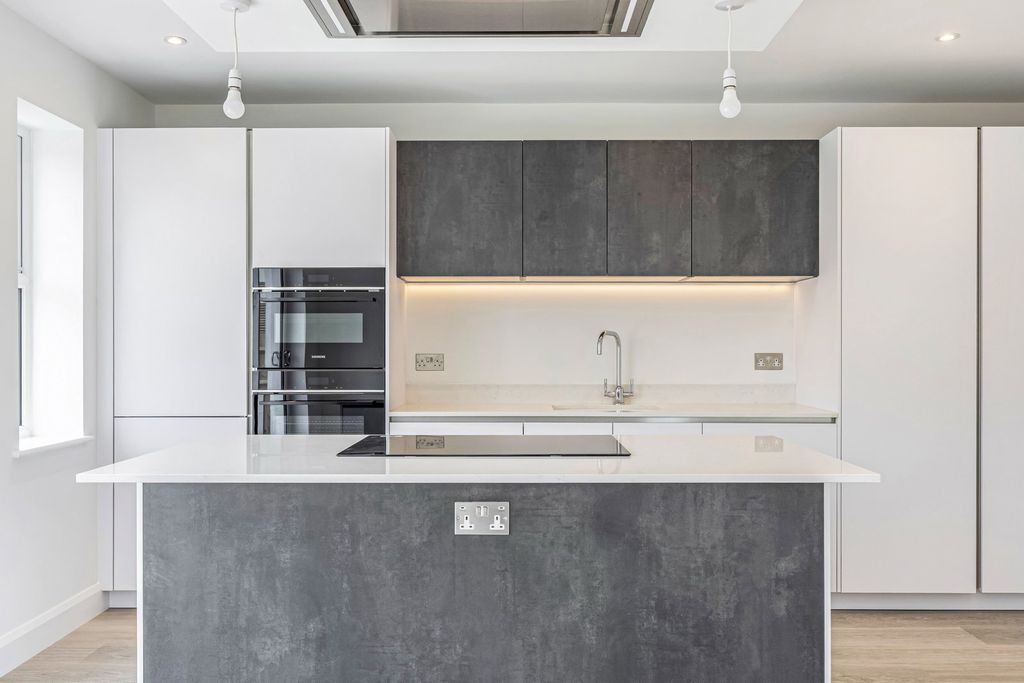 Additional image 10 of 3 bed semi-detached house for saleLondon Road, Cheltenham GL52
