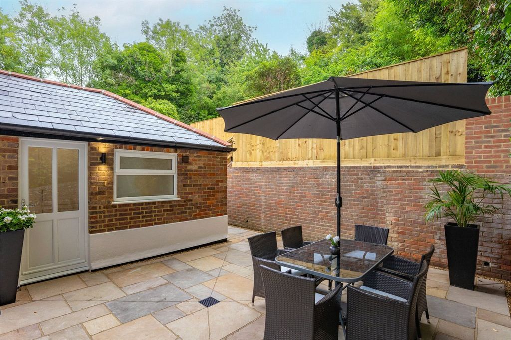 Additional image 5 of 8 bed terraced house for saleWhite Hill, Chesham, Buckinghamshire HP5