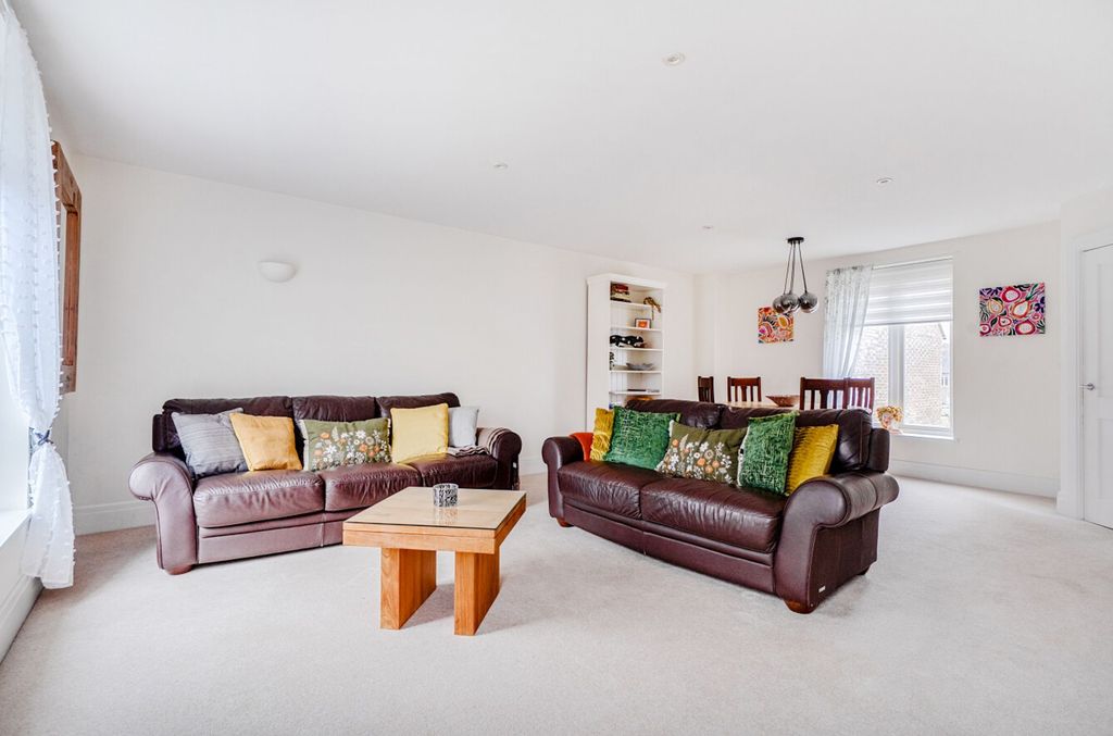 Additional image 11 of 3 bed flat for saleBroakes Road, Chichester PO19