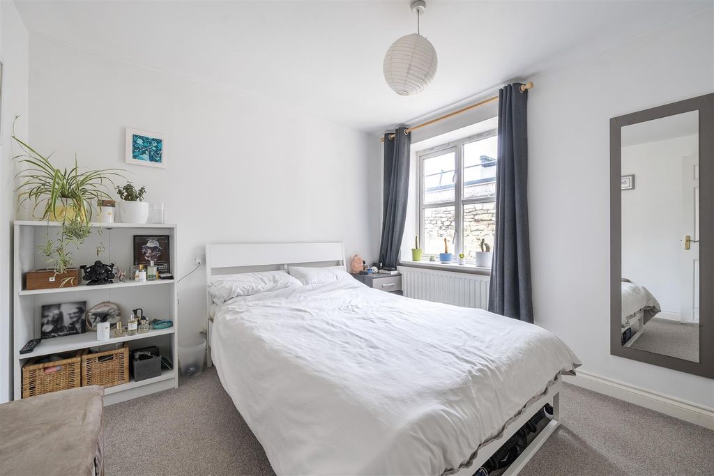 Additional image 8 of 3 bed flat for saleChapel Mews, Chippenham SN15