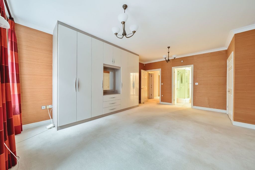Additional image 18 of 2 bed flat for saleWorsley Grange, Kemnal Road, Chislehurst, Kent BR7