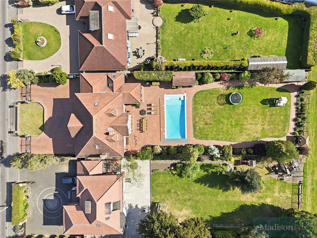 Additional image 53 of 5 bed detached house for saleHainault Road, Chigwell, Essex IG7