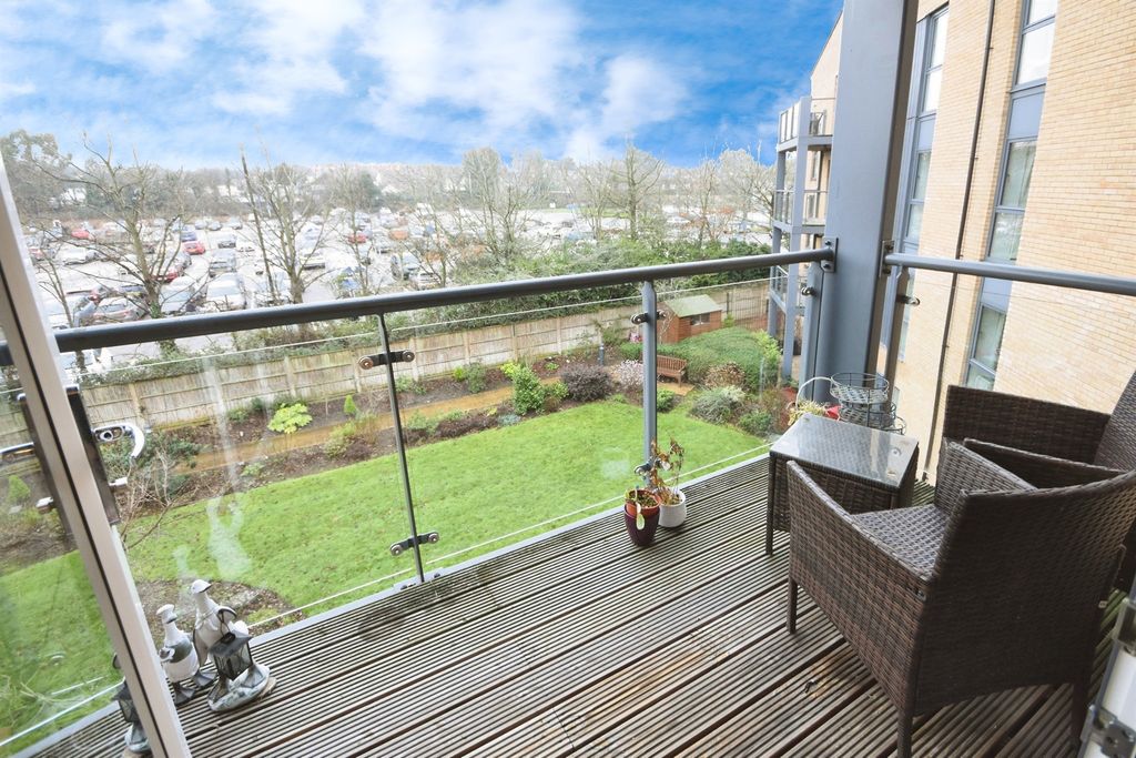 Additional image 10 of 2 bed flat for salePrinces Road, Chelmsford CM2