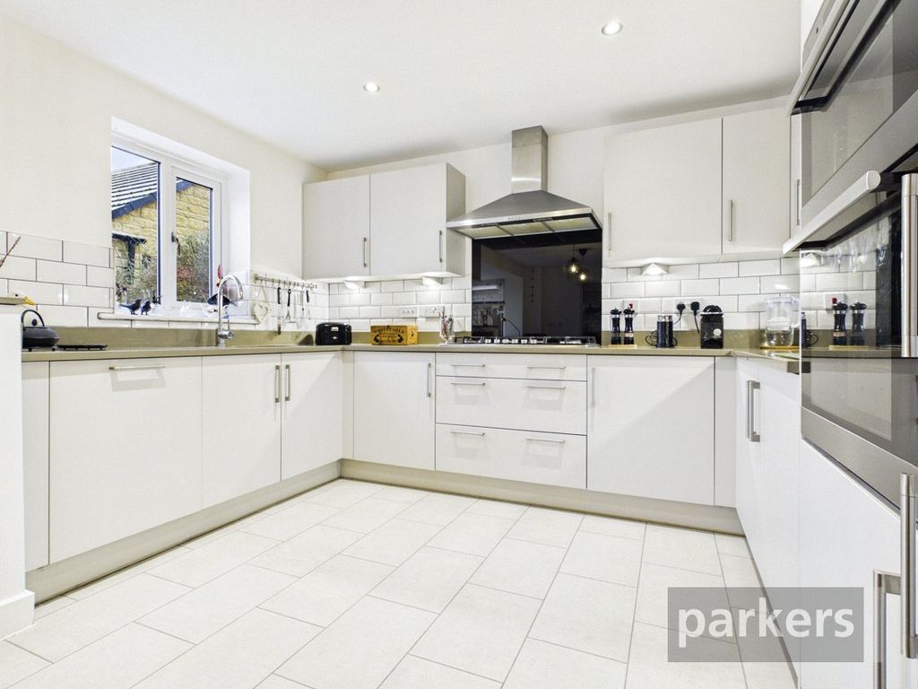4 bed detached house for saleBlush Crescent, Carterton, Oxfordshire OX18 photo 3