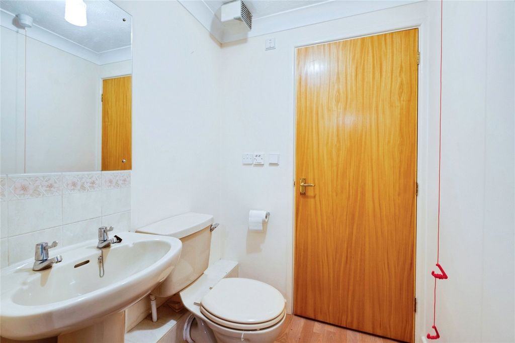 Additional image 7 of 2 bed flat for saleBlenheim Court, Christchurch BH23
