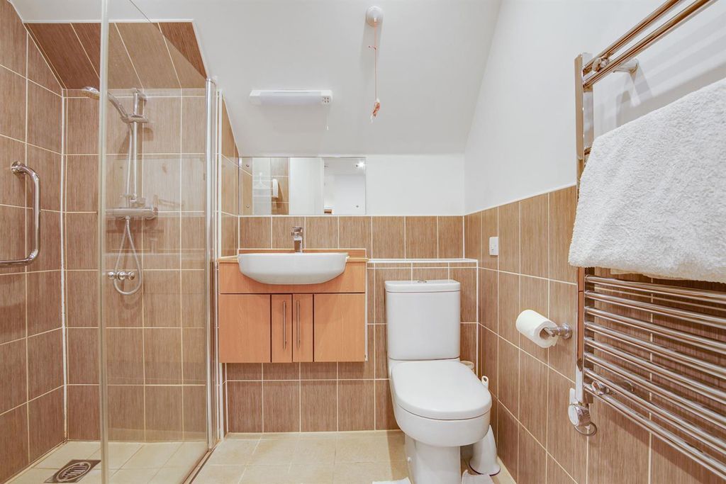 Additional image 10 of 2 bed flat for saleSt. Pauls Cray Road, Chislehurst BR7