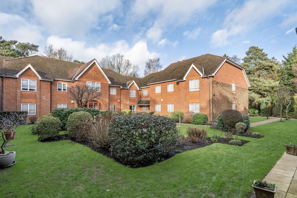 Additional image 19 of 3 bed flat for saleHeathbourne Road, Bushey WD23