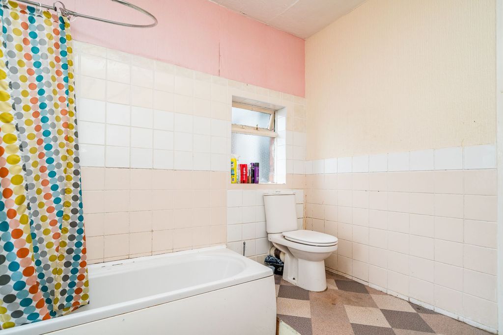 Additional image 12 of 3 bed flat for saleEaves Lane, Chorley PR6