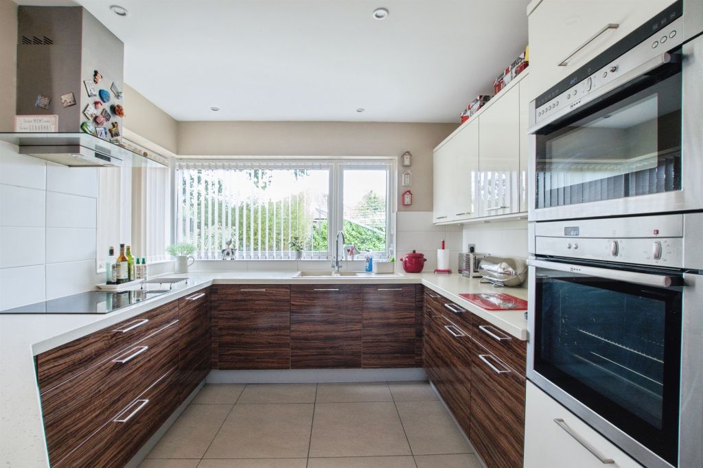 Additional image 5 of 3 bed detached bungalow for saleSpringfield Avenue, Christchurch BH23