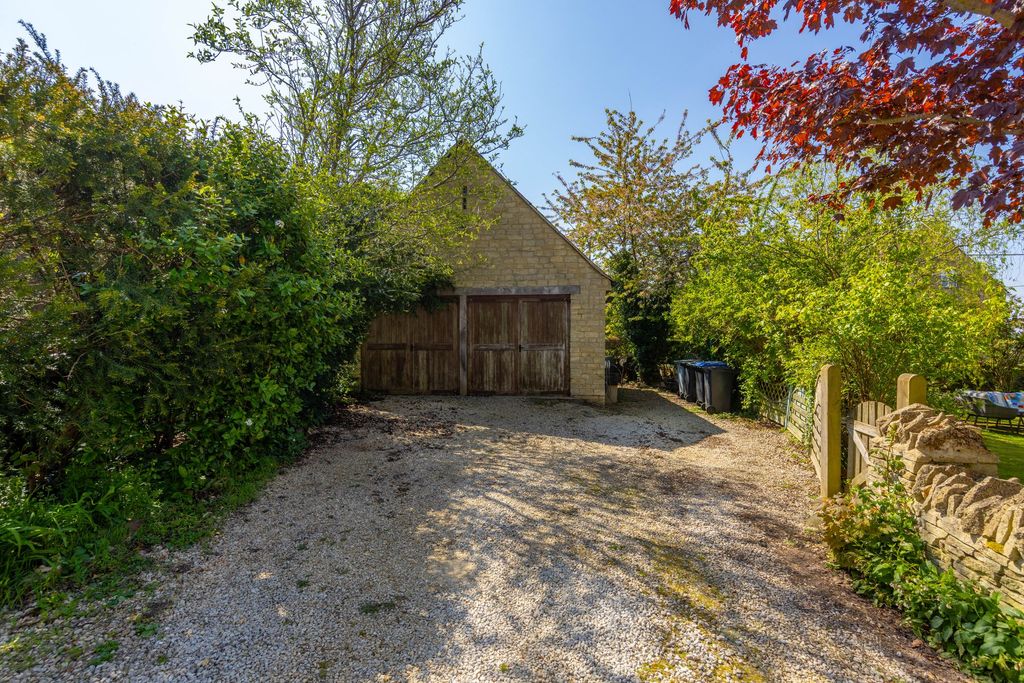 Additional image 30 of 6 bed detached house for saleAlbion Street, Chipping Norton OX7