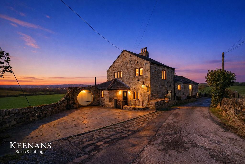 5 bed barn conversion for saleWhite Carr Farm, White Carr Lane, Bury BL9 photo 3