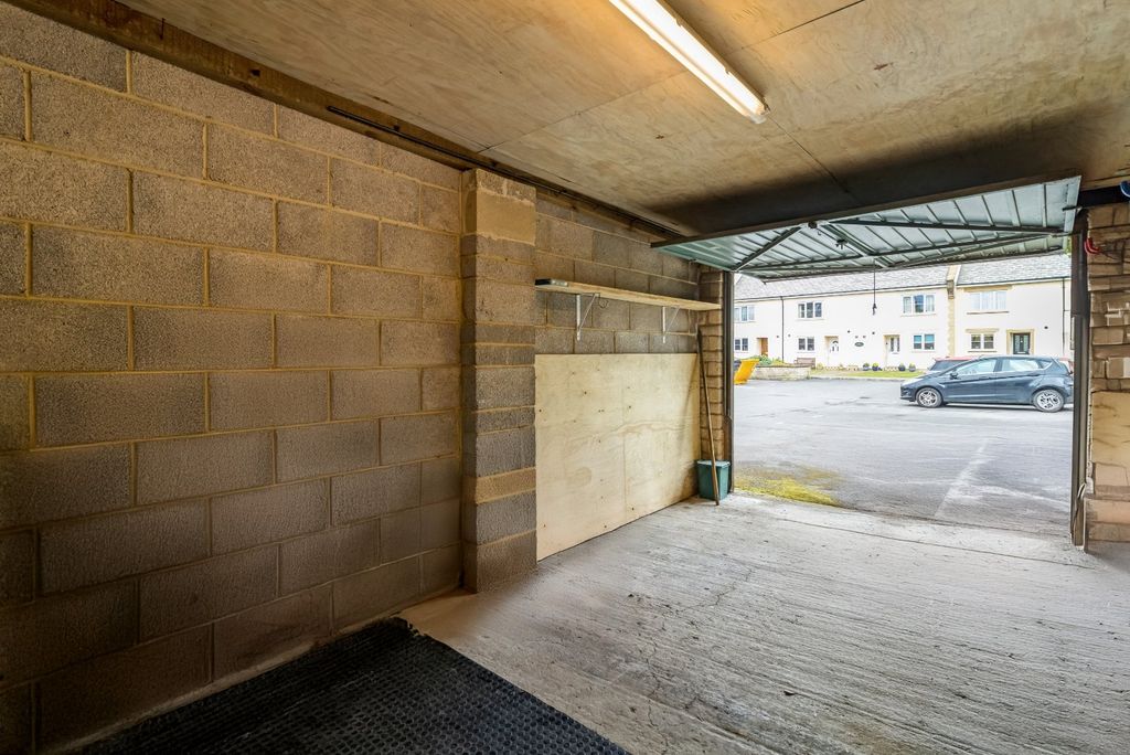 Additional image 10 of 2 bed flat for saleLondon Road, Cirencester, Gloucestershire GL7