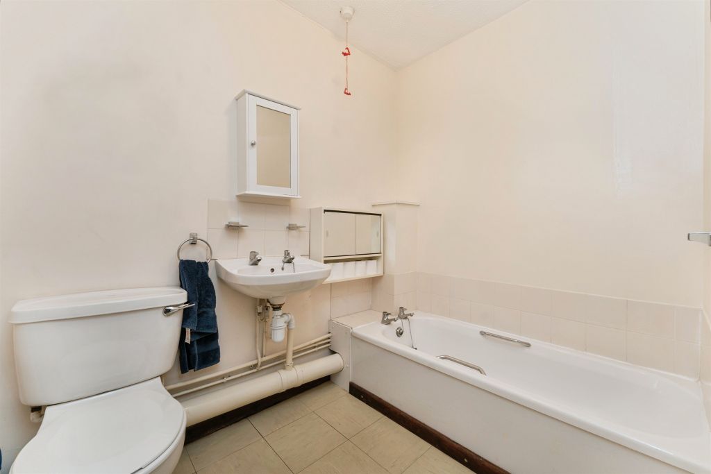 Additional image 11 of 2 bed flat for saleRobingoodfellows Lane, March PE15