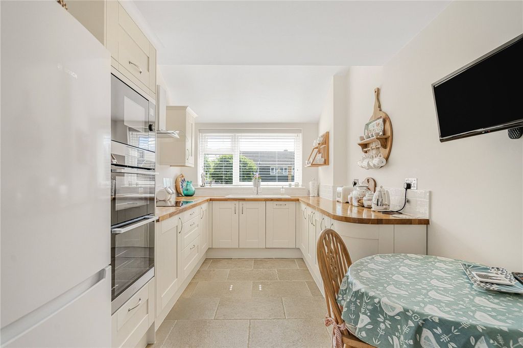 Additional image 7 of 3 bed semi-detached house for saleHillwerke, Chinnor, Oxfordshire OX39