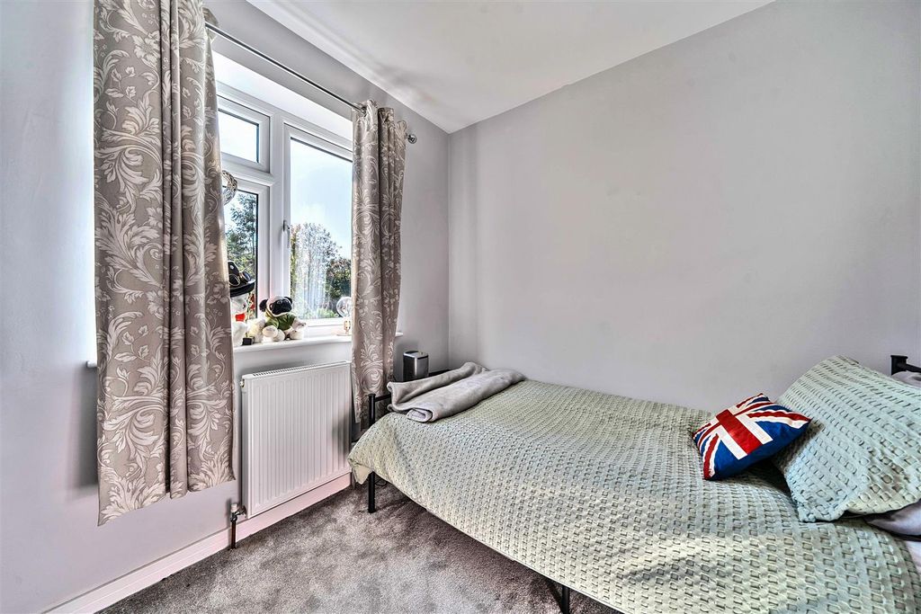 Additional image 18 of 5 bed detached house for saleClarewood Drive, Camberley, Surrey GU15