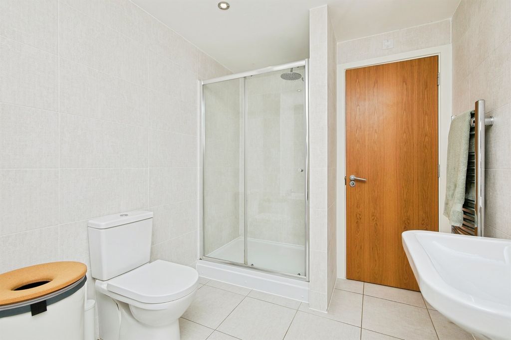 Additional image 14 of 5 bed detached house for saleReservoir Road, Burton-On-Trent DE14