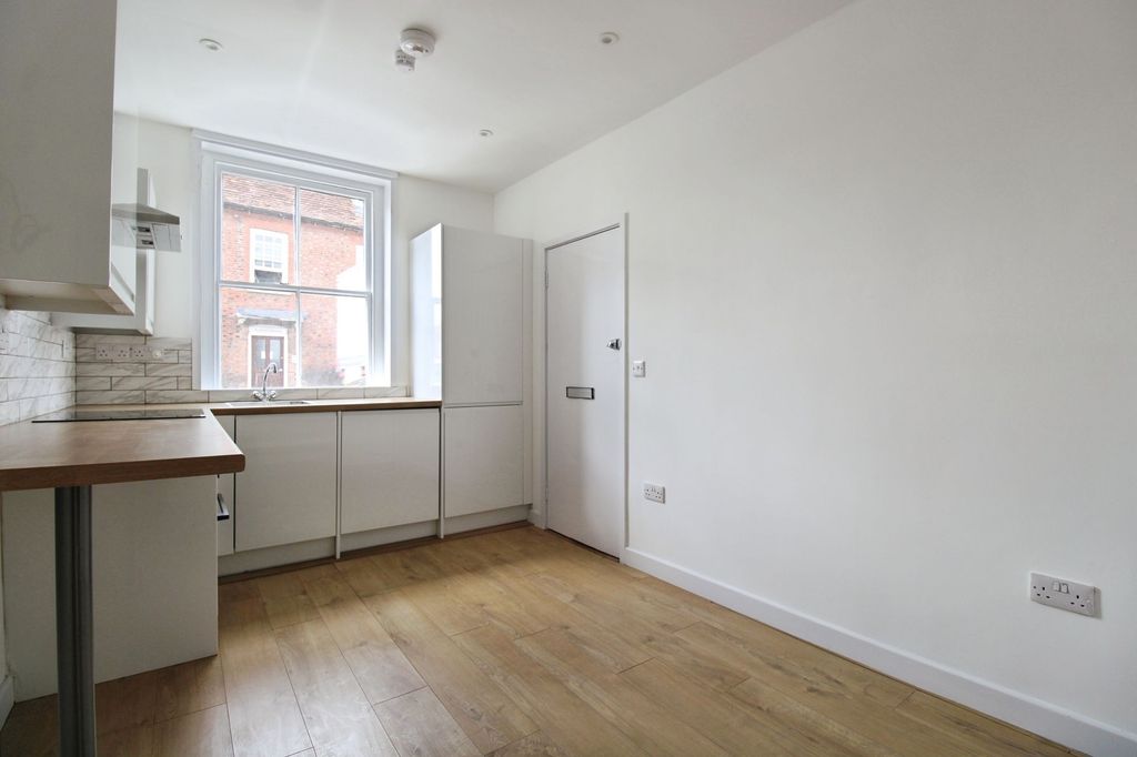 Additional image 3 of 1 bed flat for saleLondon Road, Marlborough SN8