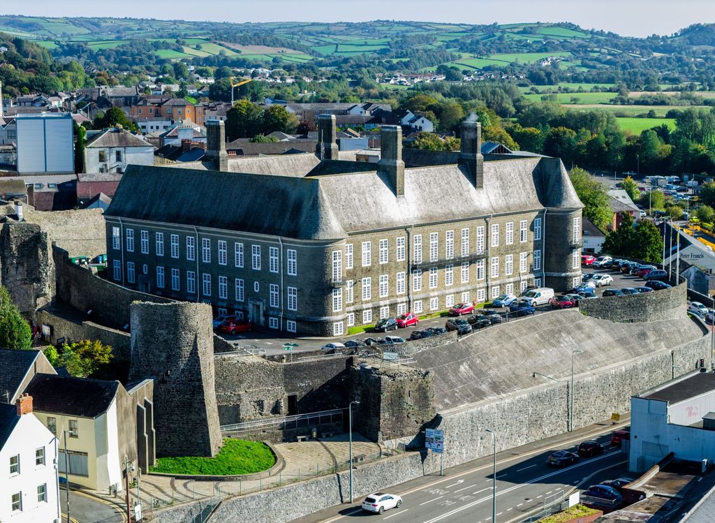 Additional image 39 of 7 bed property for saleEagle Star House, 9 Quay Street, Carmarthen SA31