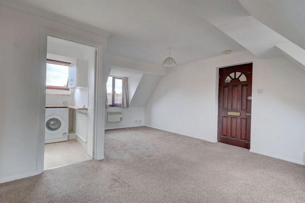 Additional image 4 of 1 bed flat for saleMalthouse Square, Princes Risborough, Buckinghamshire HP27