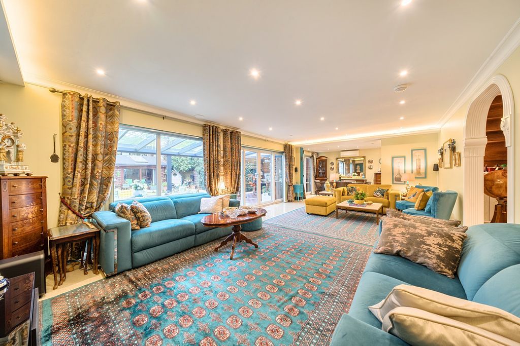 Additional image 7 of 5 bed detached house for saleHeathfield Road, Bushey WD23