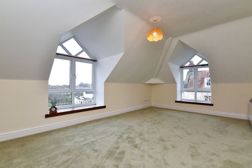 Additional image 3 of 1 bed flat for saleThe Cloisters, South Street, Wells, Somerset BA5