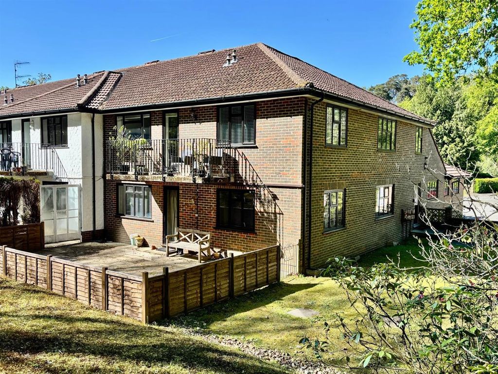 Additional image 5 of 2 bed flat for saleThe Manor House, Portesbery Hill Drive, Camberley GU15